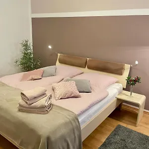 Blumsens Stadtwohnung Am Oertelplatz München